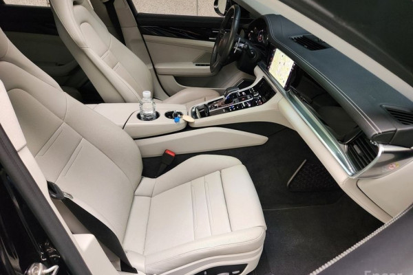 2022 Porsche Panamera с пробегом 22 890 км