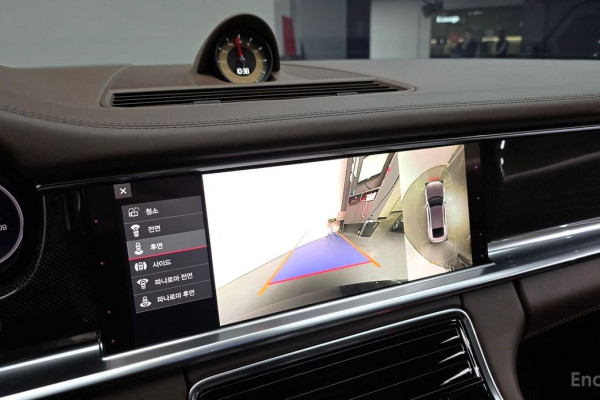 2021 Porsche Panamera с пробегом 17 585 км