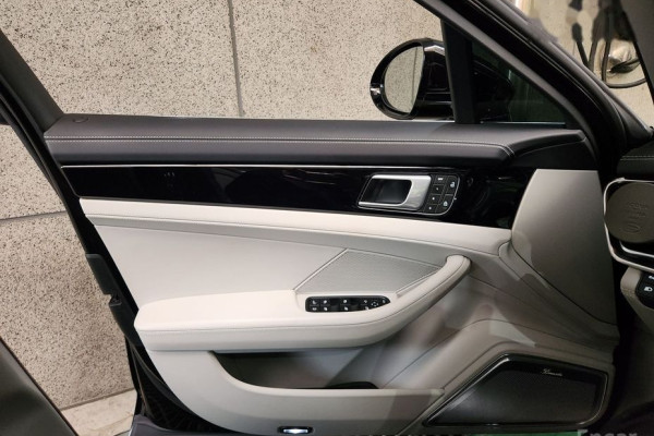 2022 Porsche Panamera с пробегом 22 890 км