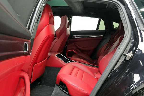 2023 Porsche Panamera с пробегом 13 248 км