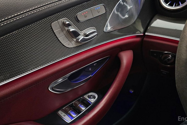 2023 Mercedes-Benz CLS с пробегом 33 485 км