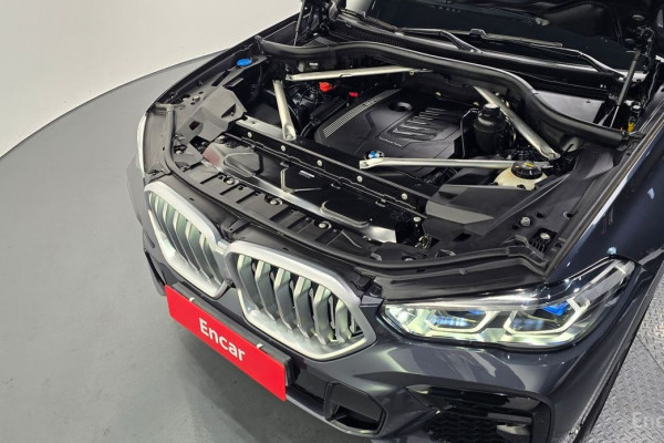 2022 BMW X6 с пробегом 35 886 км