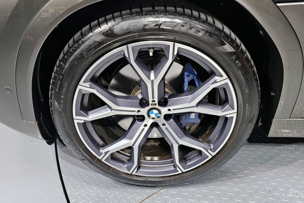 2022 BMW X6 с пробегом 19 481 км