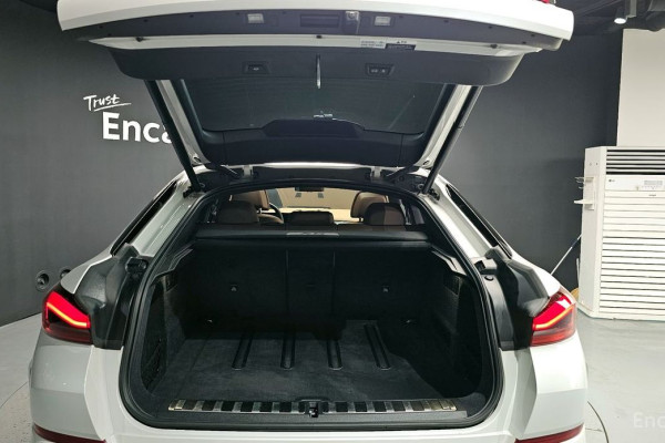 2024 BMW X6 с пробегом 27 368 км