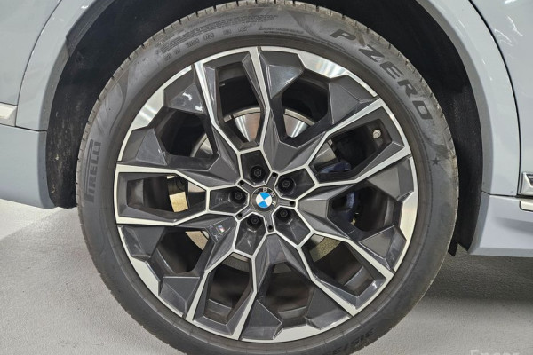 2025 BMW X7 с пробегом 6 300 км