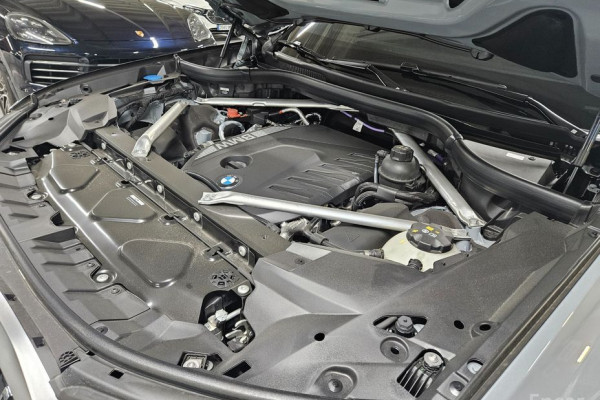 2025 BMW X7 с пробегом 6 300 км