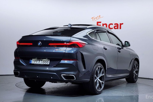 2022 BMW X6 с пробегом 38 645 км