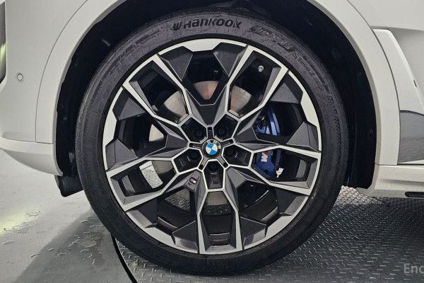 2024 BMW X7 с пробегом 4 421 км