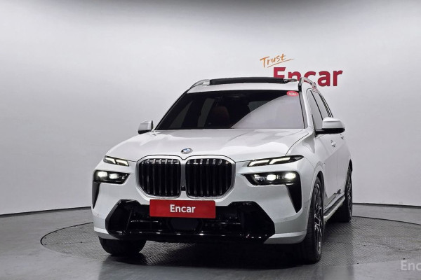 2025 BMW X7 с пробегом 14 636 км