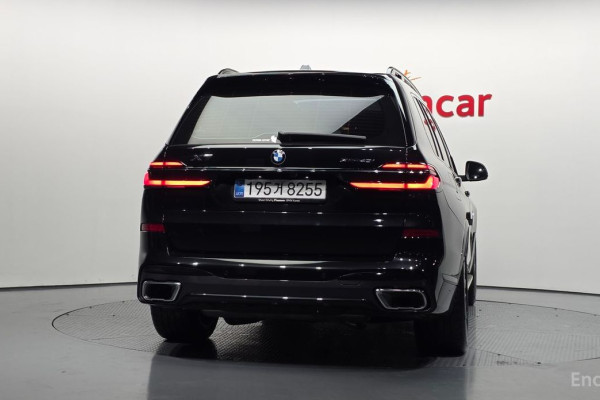 2025 BMW X7 с пробегом 17 588 км