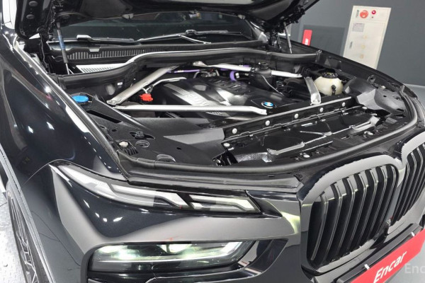 2025 BMW X7 с пробегом 17 588 км