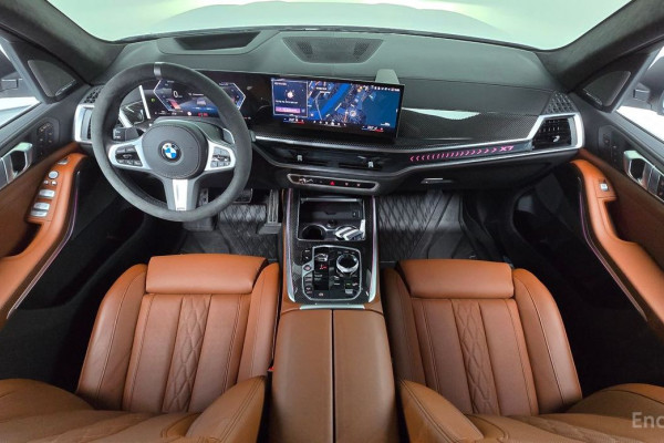 2025 BMW X7 с пробегом 14 636 км