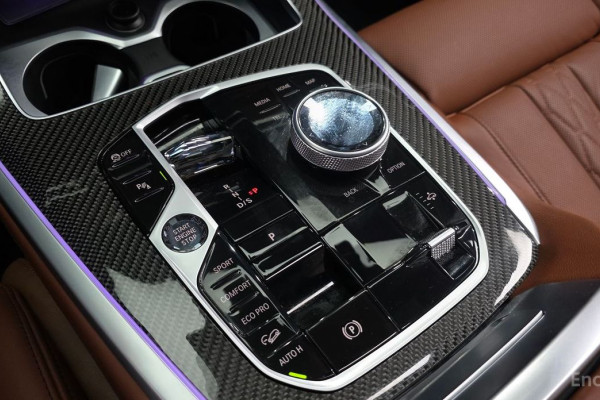 2025 BMW X7 с пробегом 17 588 км