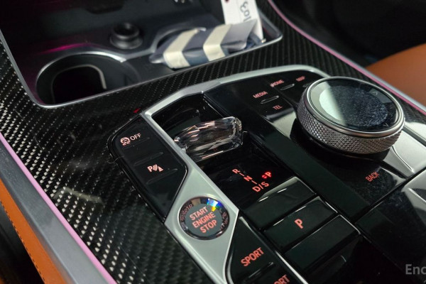 2025 BMW X7 с пробегом 14 636 км