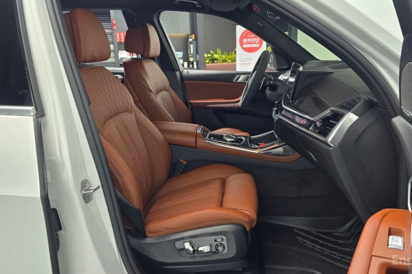 2025 BMW X7 с пробегом 14 636 км
