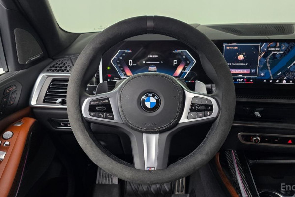 2025 BMW X7 с пробегом 14 636 км