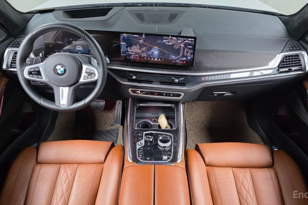 2025 BMW X7 с пробегом 9 295 км