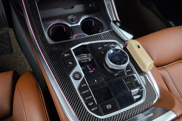 2025 BMW X7 с пробегом 9 295 км