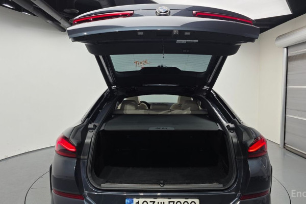 2022 BMW X6 с пробегом 39 049 км