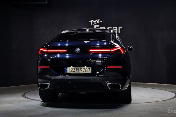 2022 BMW X6 с пробегом 33 592 км