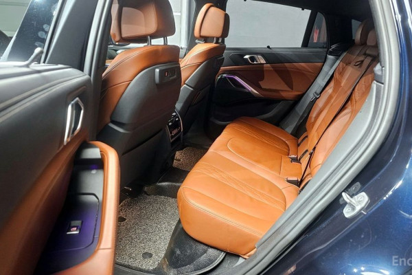 2022 BMW X6 с пробегом 33 592 км