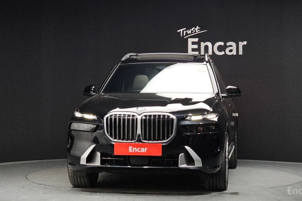 2025 BMW X7 с пробегом 10 569 км