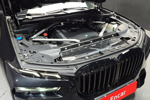 2025 BMW X7 с пробегом 8 444 км