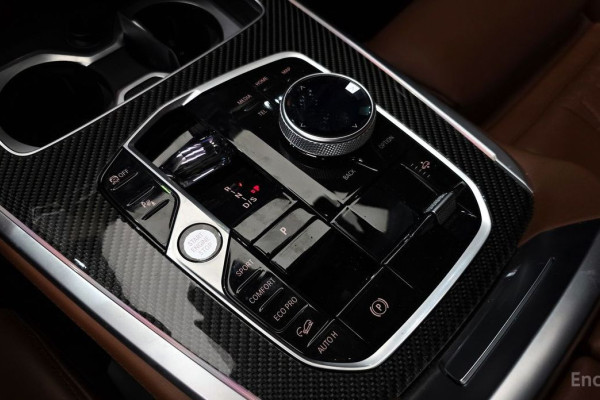 2025 BMW X7 с пробегом 8 444 км