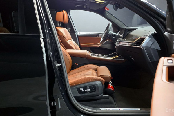 2025 BMW X7 с пробегом 8 444 км
