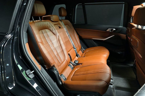 2025 BMW X7 с пробегом 8 444 км
