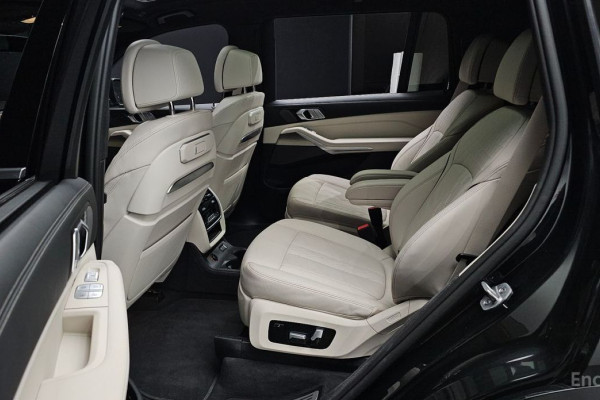 2025 BMW X7 с пробегом 10 569 км