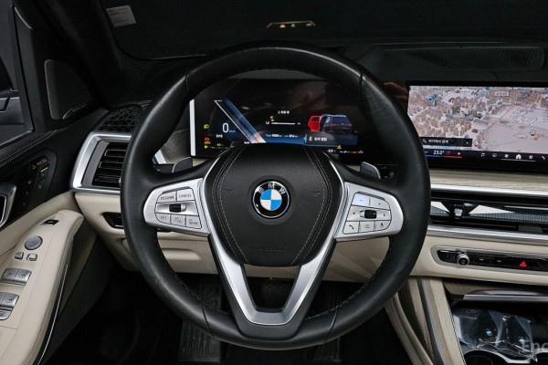 2025 BMW X7 с пробегом 10 569 км