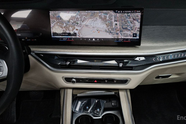 2025 BMW X7 с пробегом 10 569 км