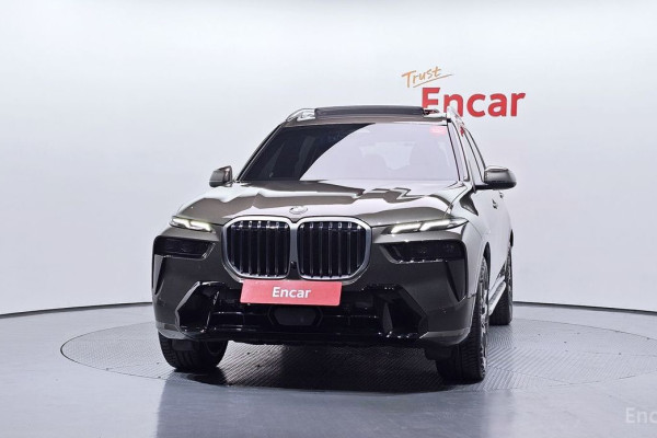 2025 BMW X7 с пробегом 7 914 км