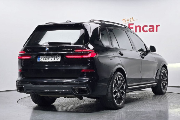 2025 BMW X7 с пробегом 22 717 км