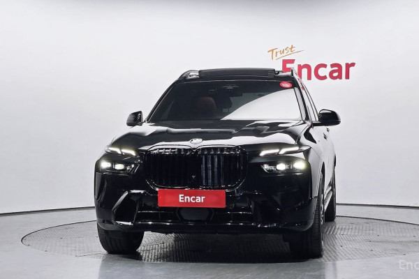 2025 BMW X7 с пробегом 22 717 км
