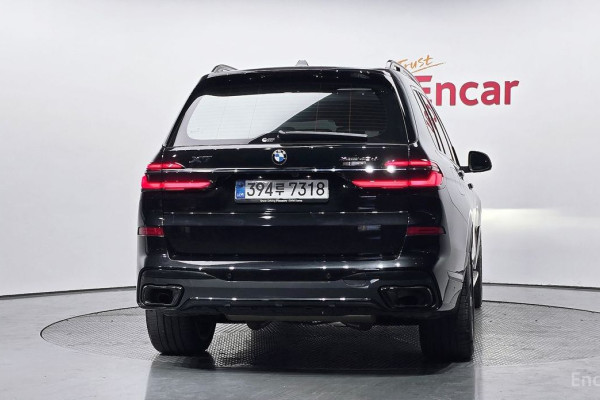 2025 BMW X7 с пробегом 22 717 км