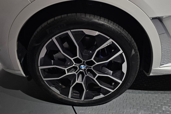 2025 BMW X7 с пробегом 9 663 км