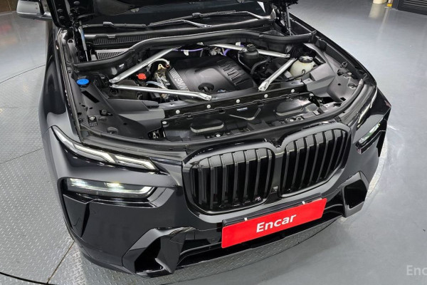 2025 BMW X7 с пробегом 22 717 км