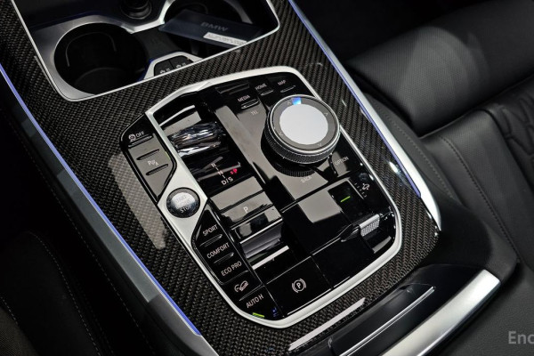 2025 BMW X7 с пробегом 9 663 км