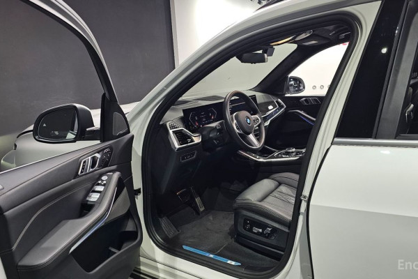 2025 BMW X7 с пробегом 9 663 км