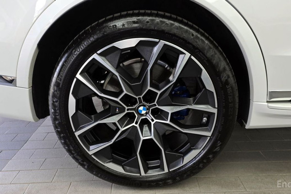 2025 BMW X7 с пробегом 12 741 км