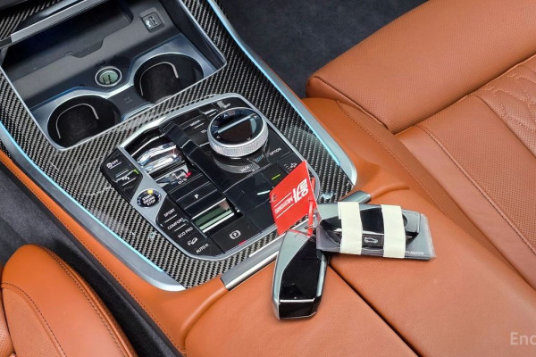 2025 BMW X7 с пробегом 22 717 км