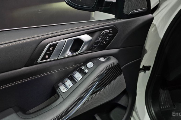 2025 BMW X7 с пробегом 9 663 км