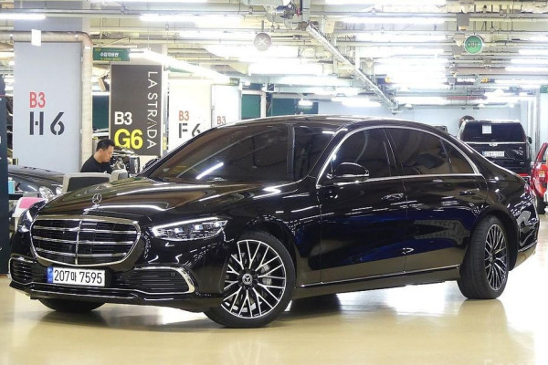 2022 Mercedes-Benz S-Класс с пробегом 18 000 км