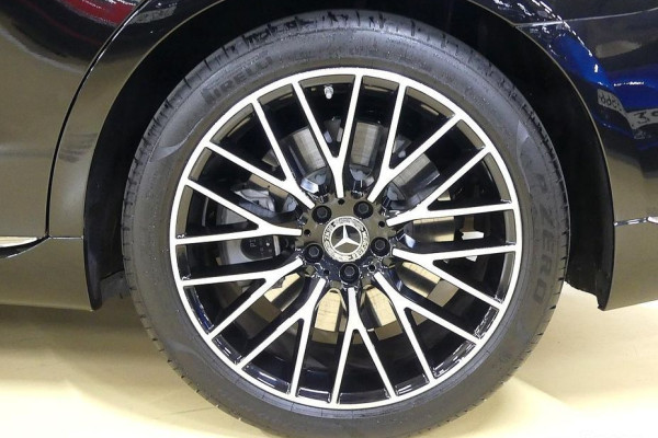 2022 Mercedes-Benz S-Класс с пробегом 18 000 км