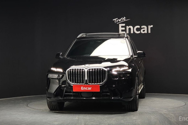 2025 BMW X7 с пробегом 11 218 км