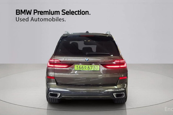 2025 BMW X7 с пробегом 10 706 км