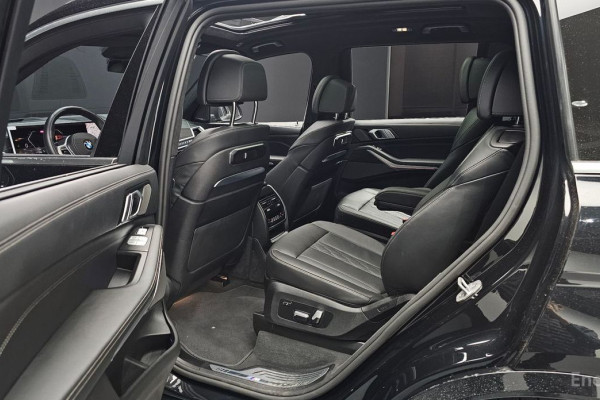 2025 BMW X7 с пробегом 11 218 км