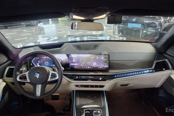 2025 BMW X7 с пробегом 10 706 км
